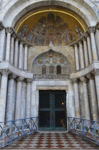 Porta da igreja San Marco em Veneza