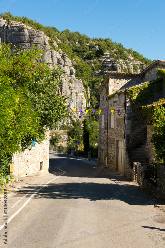 Ortseingang zu der kleinen französischen Gemeinde Balazuc