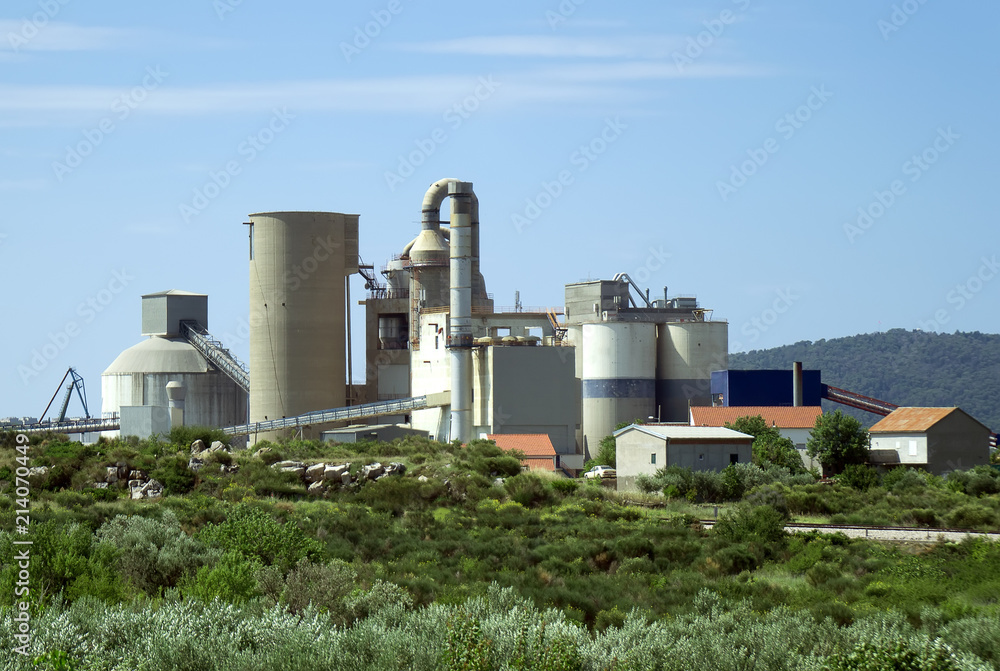 Plant for the production of cement and lime. Plant for the production of cement and lime.