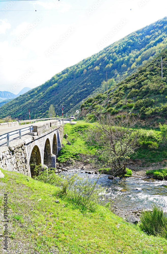 Río Orza en la Comunidad autónoma de Castilla y León, Picos de Europa, España