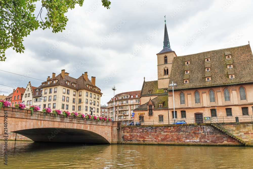 Obraz premium The famous French city of Strasbourg on the Ile River.