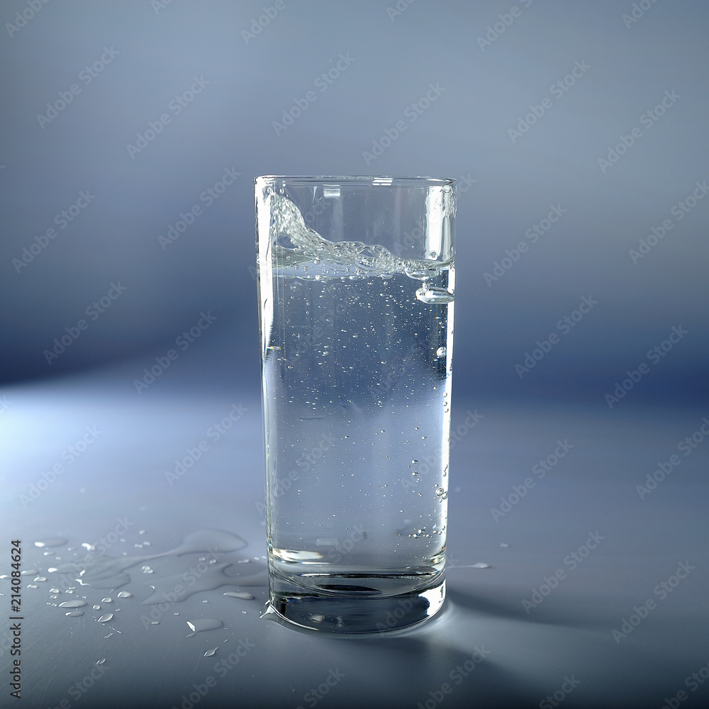 Wasserglas hell 4 Wasserglas hell 4