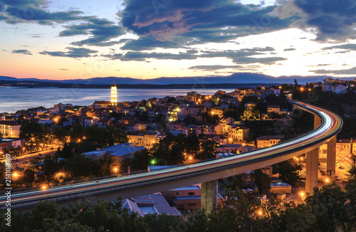 The town and traditional favorite resort  the largest on the Croatian seaside  5 800 inhabitants   37 km southeast of Rijeka.