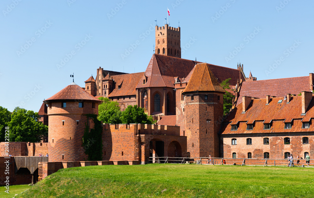 View on Malbork Castle in historcal city - obrazy, fototapety, plakaty 
