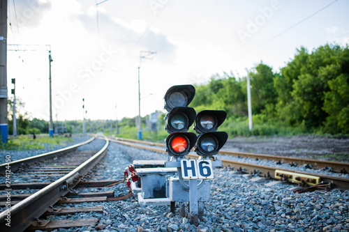 Movement of the train passing by the railway, red lights flash. The LED position indicator on the railway sits at ground level, flashes red with a stop signal with some space on the right
