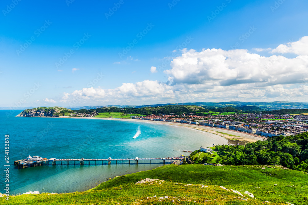 Fototapeta premium Llandudno Sea Front in North Wales, United Kingdom