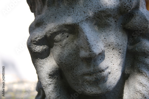 Detail Statue 
