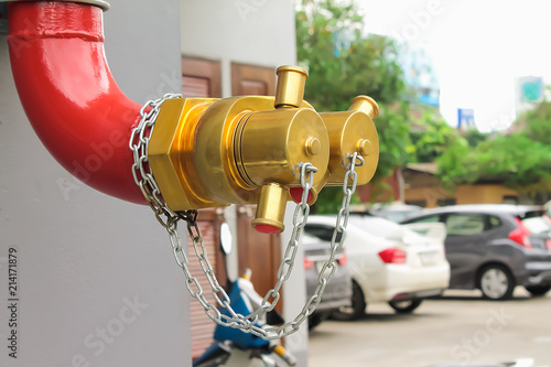 Head to the water used to extinguish the fire, usually mounted on tall buildings.