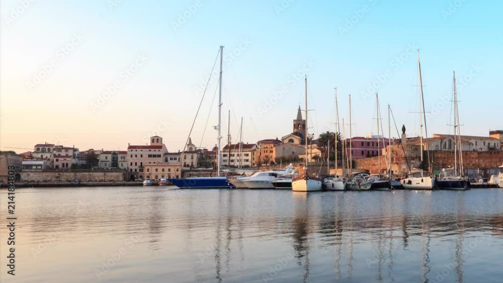 Porto di Alghero all'alba 03 (4k time lapse) Porto di Alghero all'alba 03 (4k time lapse)