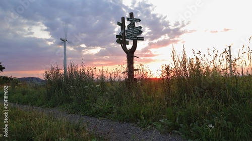 wegweiser für wanderer