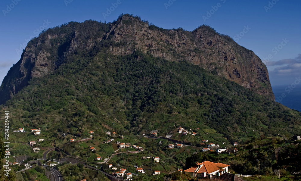 Felsen von Penha d'Aguia,  der Adlerfelsen