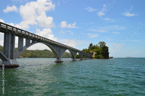 Fototapeta Naklejka Na Ścianę i Meble -  the pedestrian bridge in the Saman Gulf Dominican Republic, connects the coast with two tiny islets of Cayo Linares and Cayo-Vihia