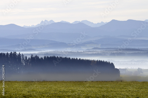 Alpenpanorama im Morgennebel
