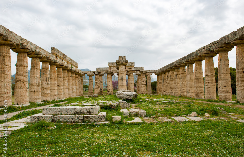 Hera-Tempel 8Basilika) Archäologische Stätte Paestum, UNESCO, Parco Nazionale di Cilento, Provinz Salerno, Region Campania, Kampanien, Italien