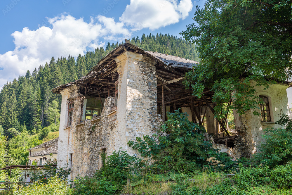 destroyed house destroyed house