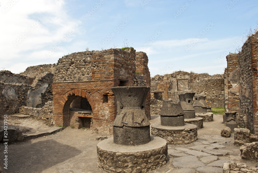 Bäckerei mit Ofen und Getreidemühlen, Ausgrabung Pompeji, Antike, Provinz Neapel, Napoli, Kampanien, Campagna, Italien, Italia