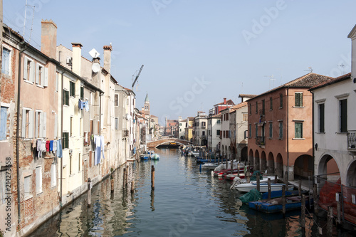 H  user am Canal Vena in der Altstadt von Chioggia  Provinz Venedig  Venezia  Region Venezien  Veneto  Norditalien  Italien  Europa