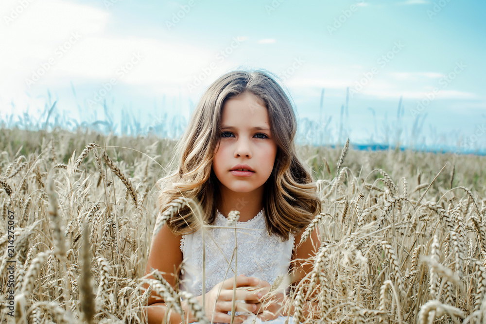 The young model. Photoshoots in the field The young model. Photoshoots in the field