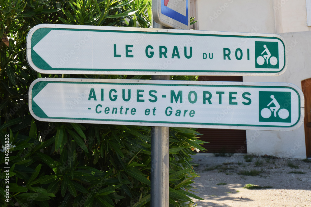 Panneaux Le Grau du Roi, Aigues-Mortes, Gard, Languedoc, Occitanie Panneaux Le Grau du Roi, Aigues-Mortes, Gard, Languedoc, Occitanie