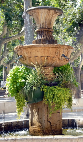 Ville de Cassis, vieille fontaine, département des Bouches-du-Rhône, Provence, France