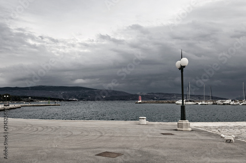 Wolkenverhandener Februartag in Optajia, Küstenpromenade, Istrien, Kroatien, Adria, Mittelmeer photo