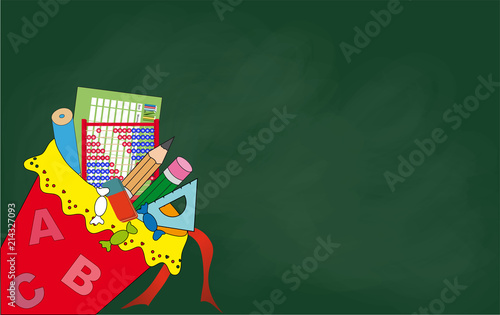 Schultüte mit Tafel Hintergrund, Schultafel mit gefüllter Schultüte,
Schulsachen für Erstklässler,
Vektor Illustration