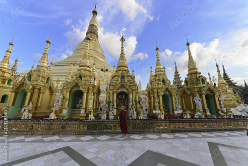 Abendstimmung, beleuchtete Shwedagon Pagode, Rangun, Myanmar, Asien