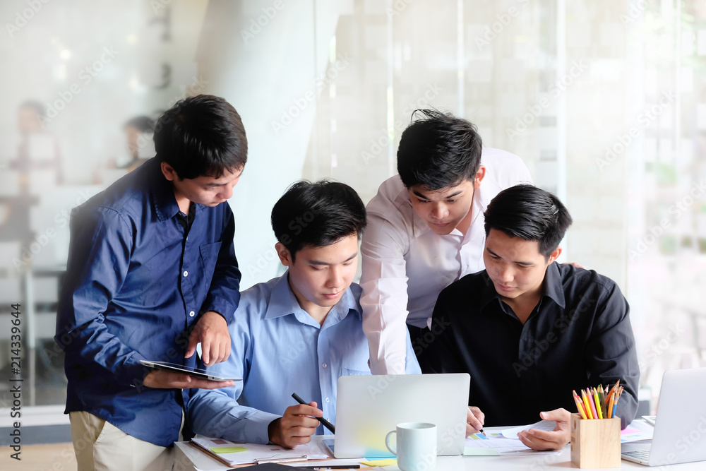 Obraz premium Business meeting and consult asian businessman working consulting on workplace.
