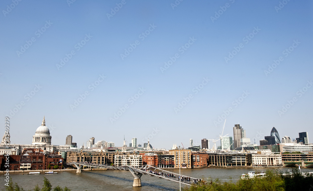 Blick auf MIllenium Bridge, St. Paul's Cathedral und City, London, England, Grossbritannien, United Kingdom, Vereinigtes Königreich, UK, GB