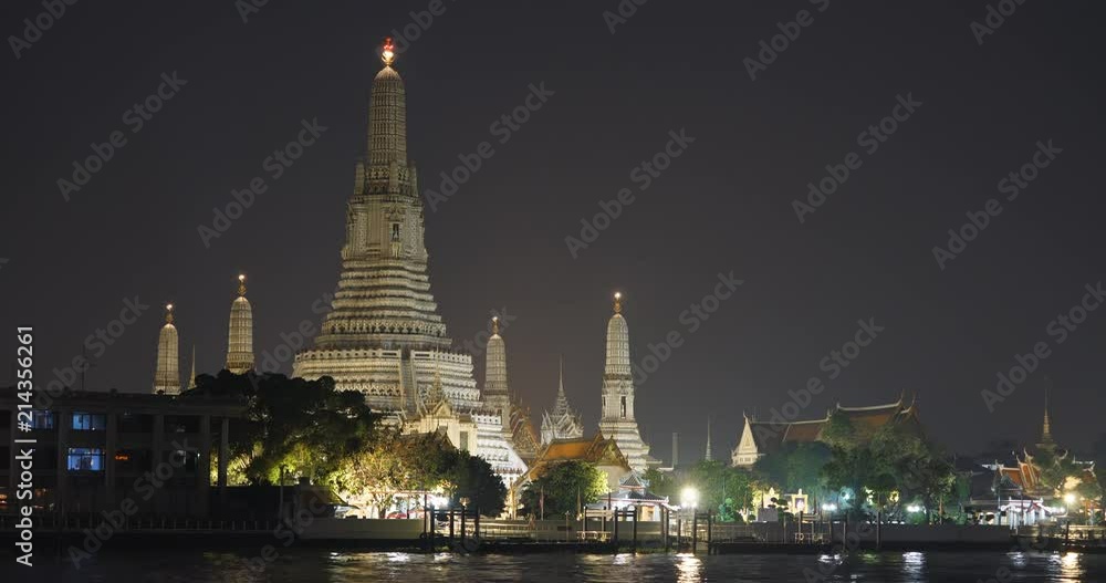 Night scenery of Wat Arun Temple on Chao Phraya River