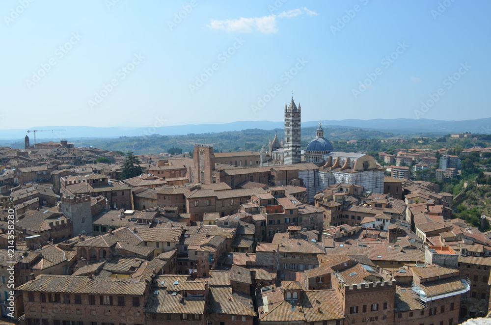 Fototapeta premium landscape View of the medieval city from a height Siena Italy 