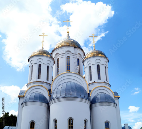 Obraz na płótnie Eastern orthodox crosses on gold domes w salonie