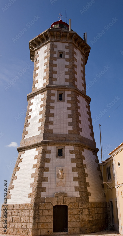 Leuchtturm Farol da Guia an der Steilküste bei Cascais, Bezirk Lissabon; Lisboa; Portugal