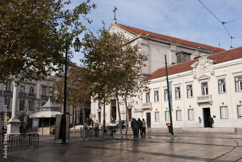 Platz Largo Trinidade Coelho, Stadtteil Bairro Alto / Chiado, Kirche Sao Igreja Roque, Lissabon; Lisboa; Portugal
