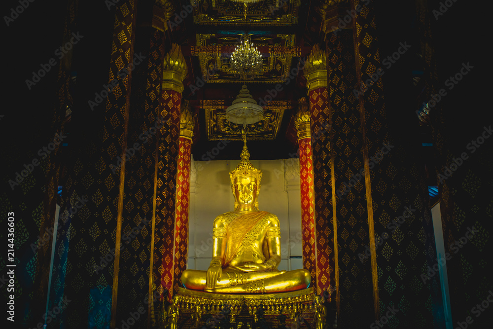 Obraz premium Ruins of ancient Buddha