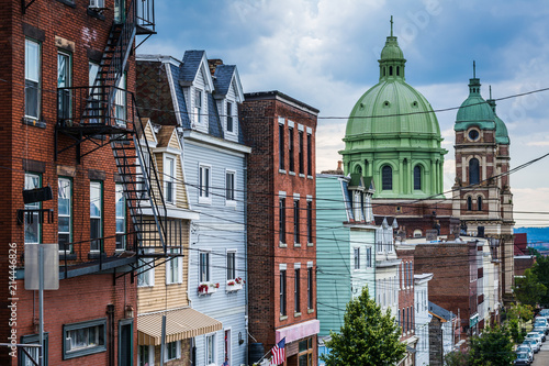 Obraz na płótnie Immaculate Heart of Mary Church and Brereton Street on Polish Hill, in Pittsburgh, Pennsylvania w salonie