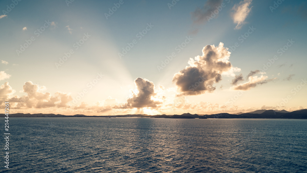 Sonnenaufgang über Antigua