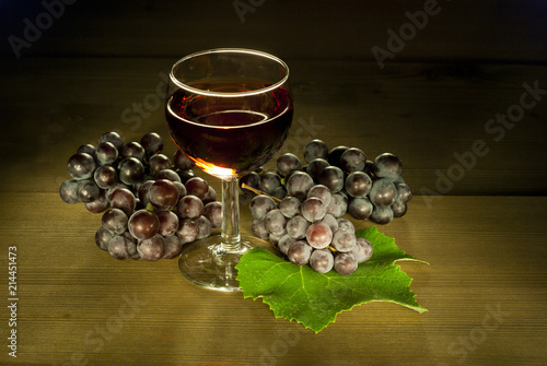 Wine, grapes