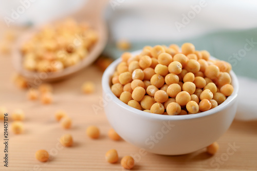 Dried peas in bowl