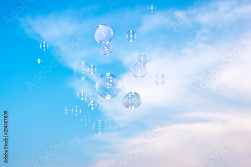 シャボン玉　青空