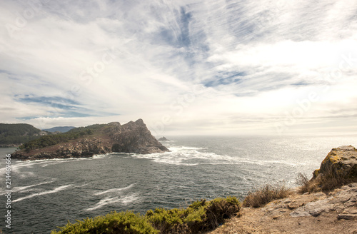 Isla de San Martiño (do Sur) von der Nordspitze der Isla de Montefaro aus gesehen, Islas Cies im Parque Nacional de las Islas Atlánticas de Galicia, Provinz Pontevedra, Rias Bajas, Galicien, Spanien photo