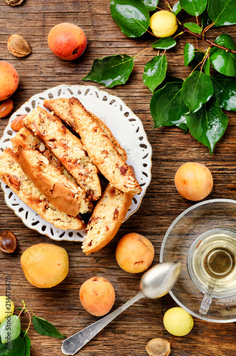 Cuadro en lienzo Italian cantuccini cookies