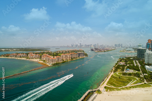 Aerial Miami Beach Government Cut inlet to port © Felix Mizioznikov