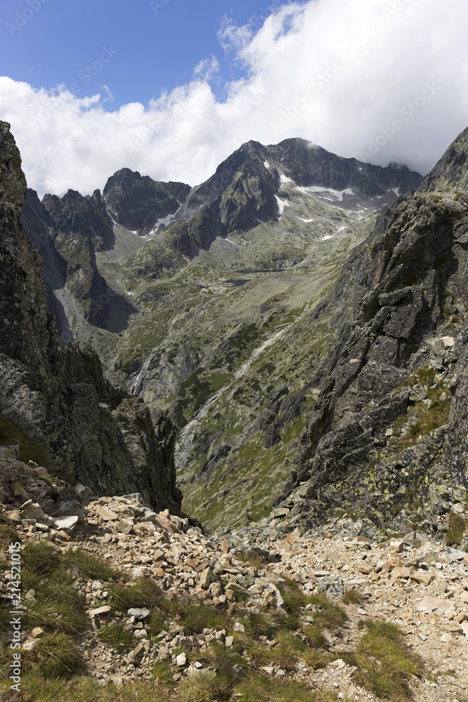 Obraz premium View on the mountain Peaks of the High Tatras, Slovakia