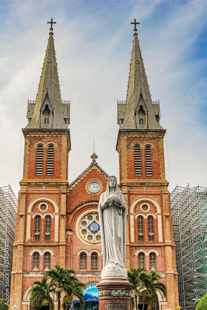Fototapeta premium Saigon Notre Dame Cathedral Basilica in Ho Chi Minh city, Vietnam.