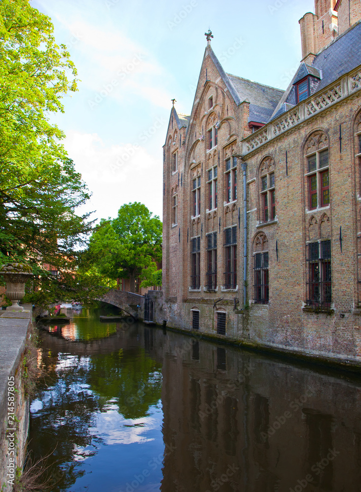 Fototapeta premium Classic view of channels of Bruges.