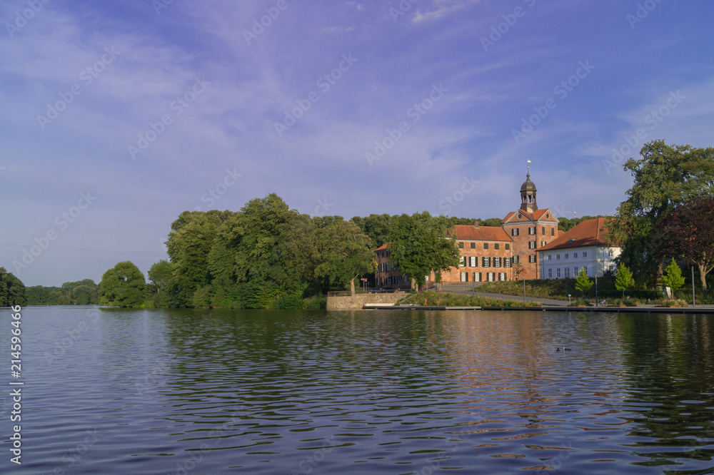 Schloss Eutin am Eutiner See in Schleswig Holstein.