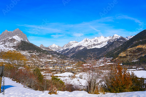 Sallent de Gallego village of Huesca in Pyrenees © lunamarina