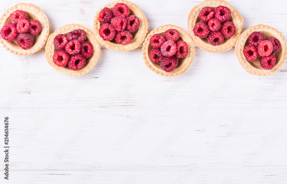 Sweet tartlet with raspberries Sweet tartlet with raspberries
