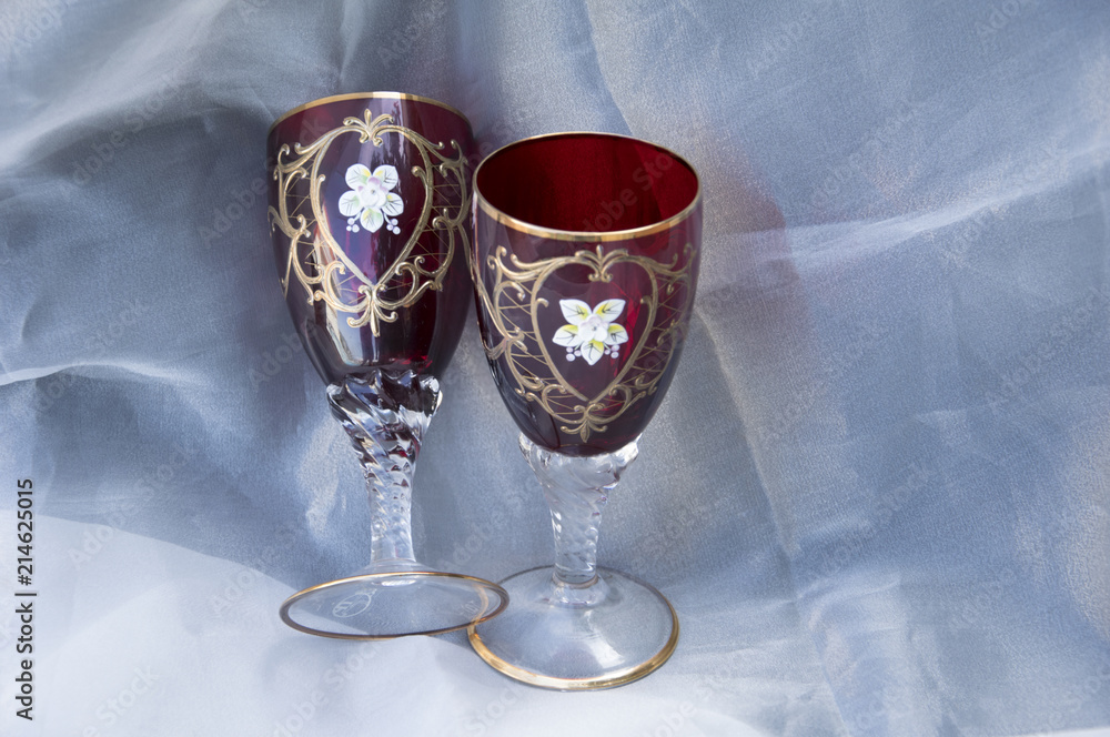 Dos copas de vino de cristal de Murano. Stock Photo